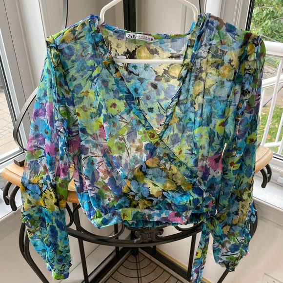 Zara colourful floral wrap style ruffled cropped shirt - Picture 1 of 5
